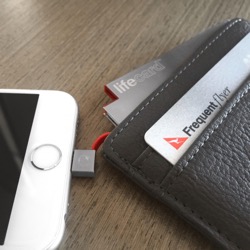 Life Card Power Bank pre iPhone